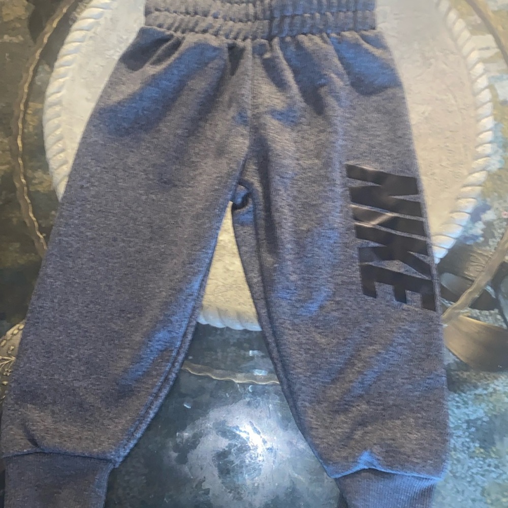 Nike Dri-fit Sweatpants/Joggers— Dark Grey Heather—2T
